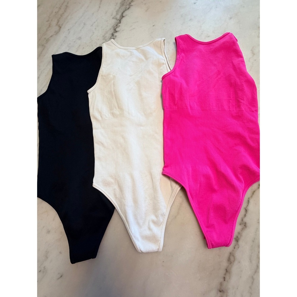 Lot of 3 Ribbed Sleeveless Bodysuits Black White Pink Size‎ Small Snap Gusset